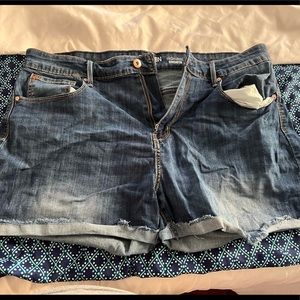 Denizen Levi high rise shorts- dark wash